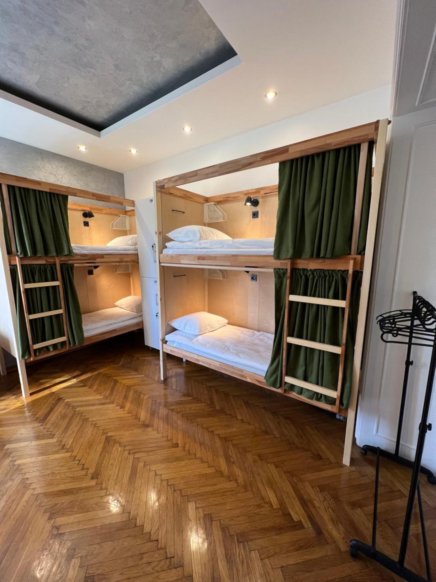 Cabbage Hostel Белград Екстер'єр фото