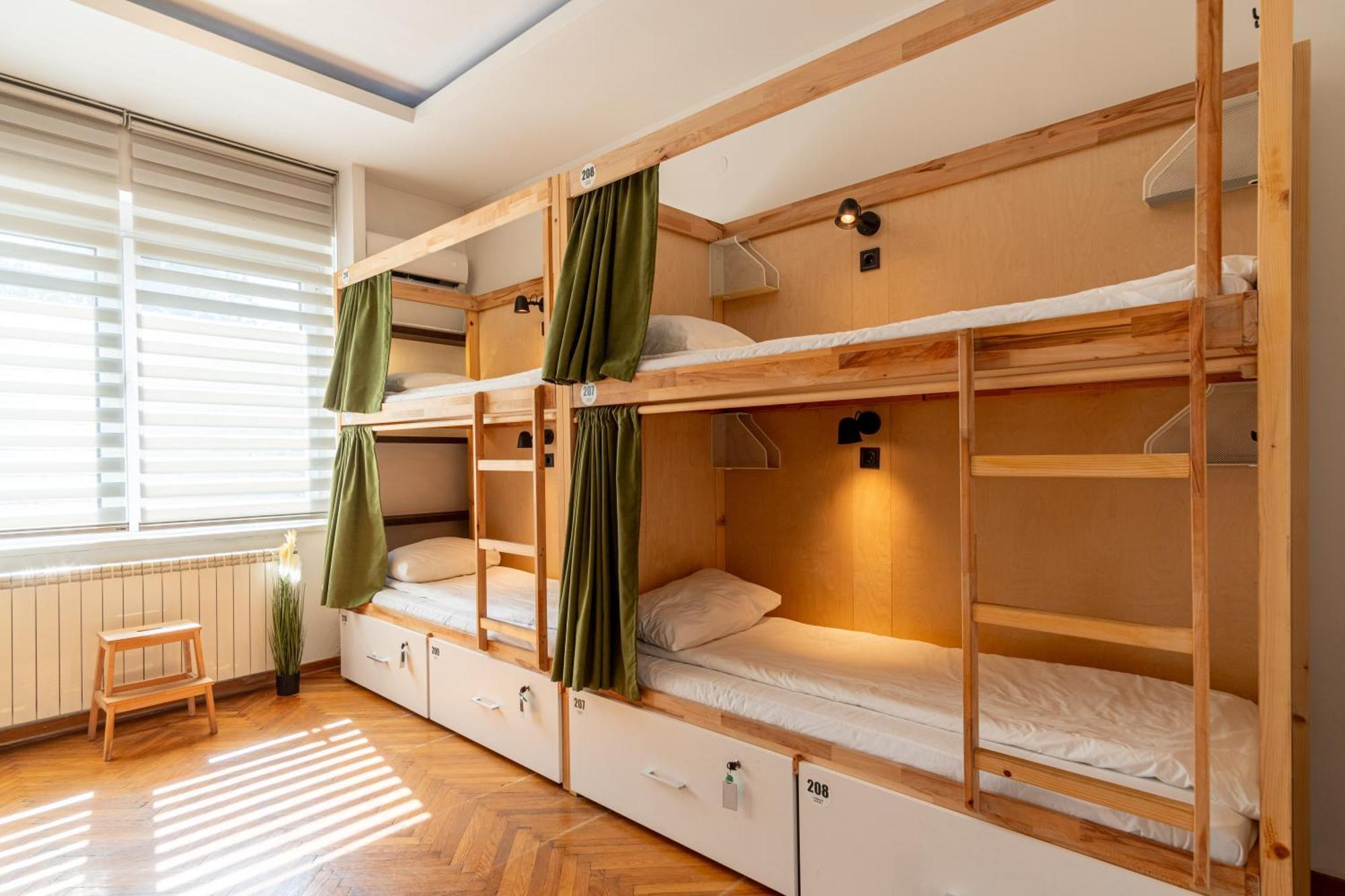 Cabbage Hostel Белград Екстер'єр фото