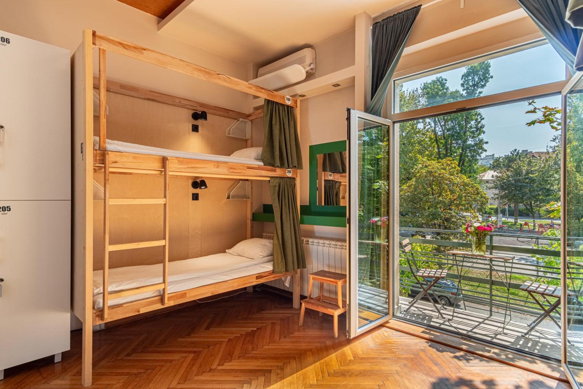 Cabbage Hostel Белград Екстер'єр фото