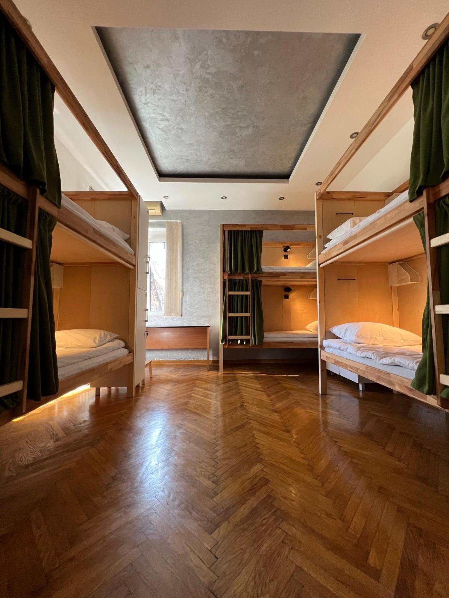 Cabbage Hostel Белград Екстер'єр фото