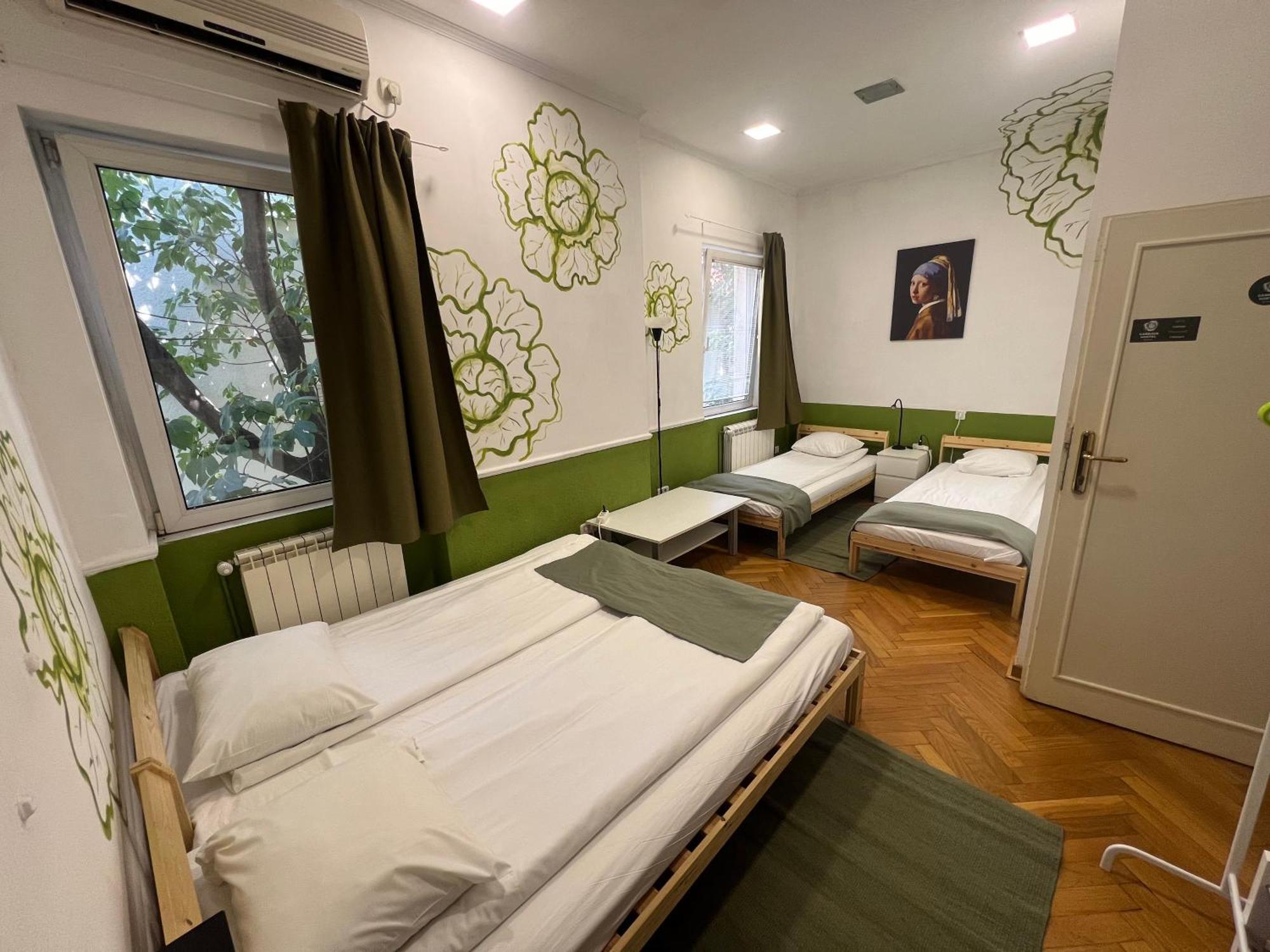 Cabbage Hostel Белград Екстер'єр фото