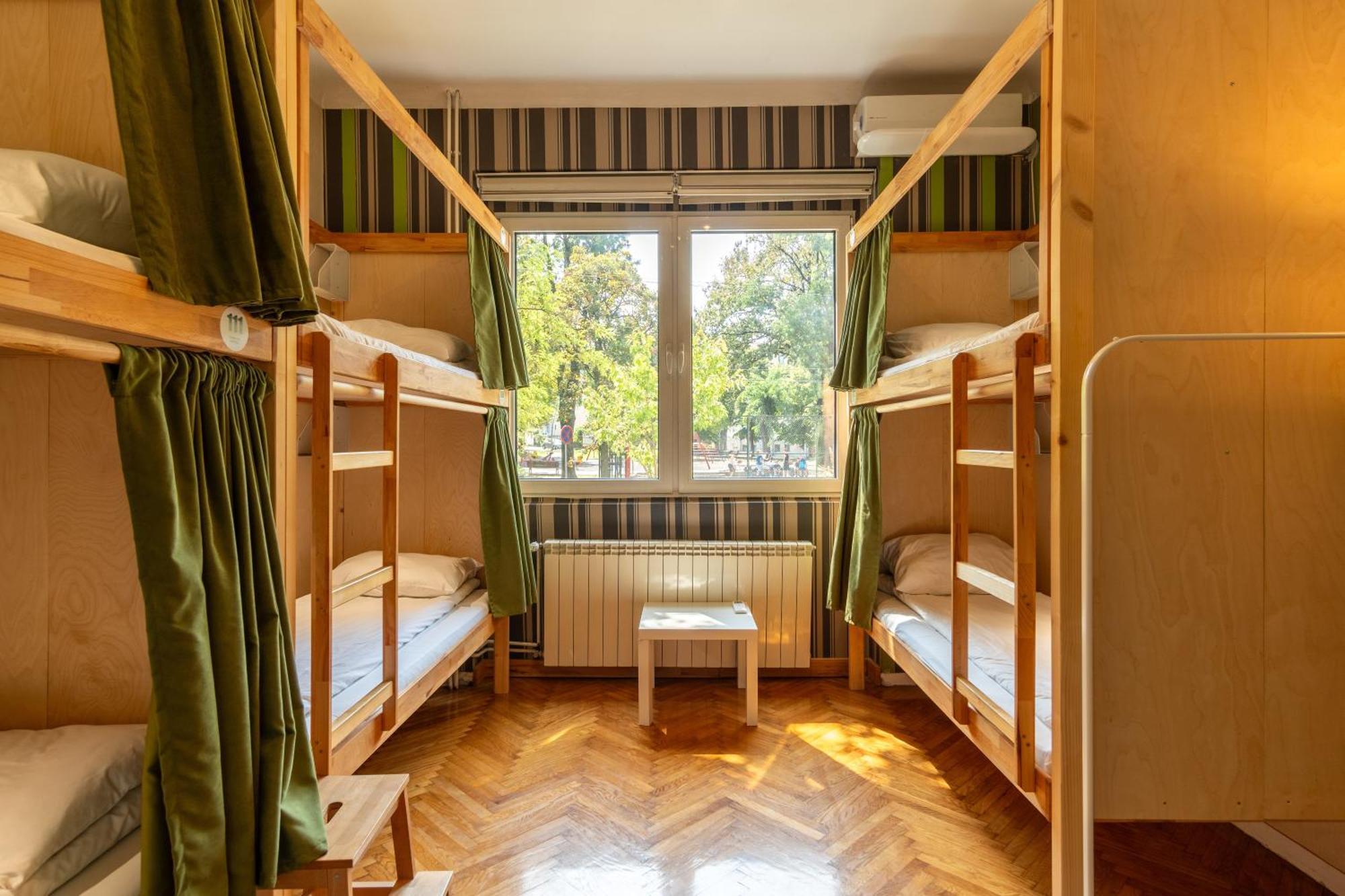 Cabbage Hostel Белград Екстер'єр фото