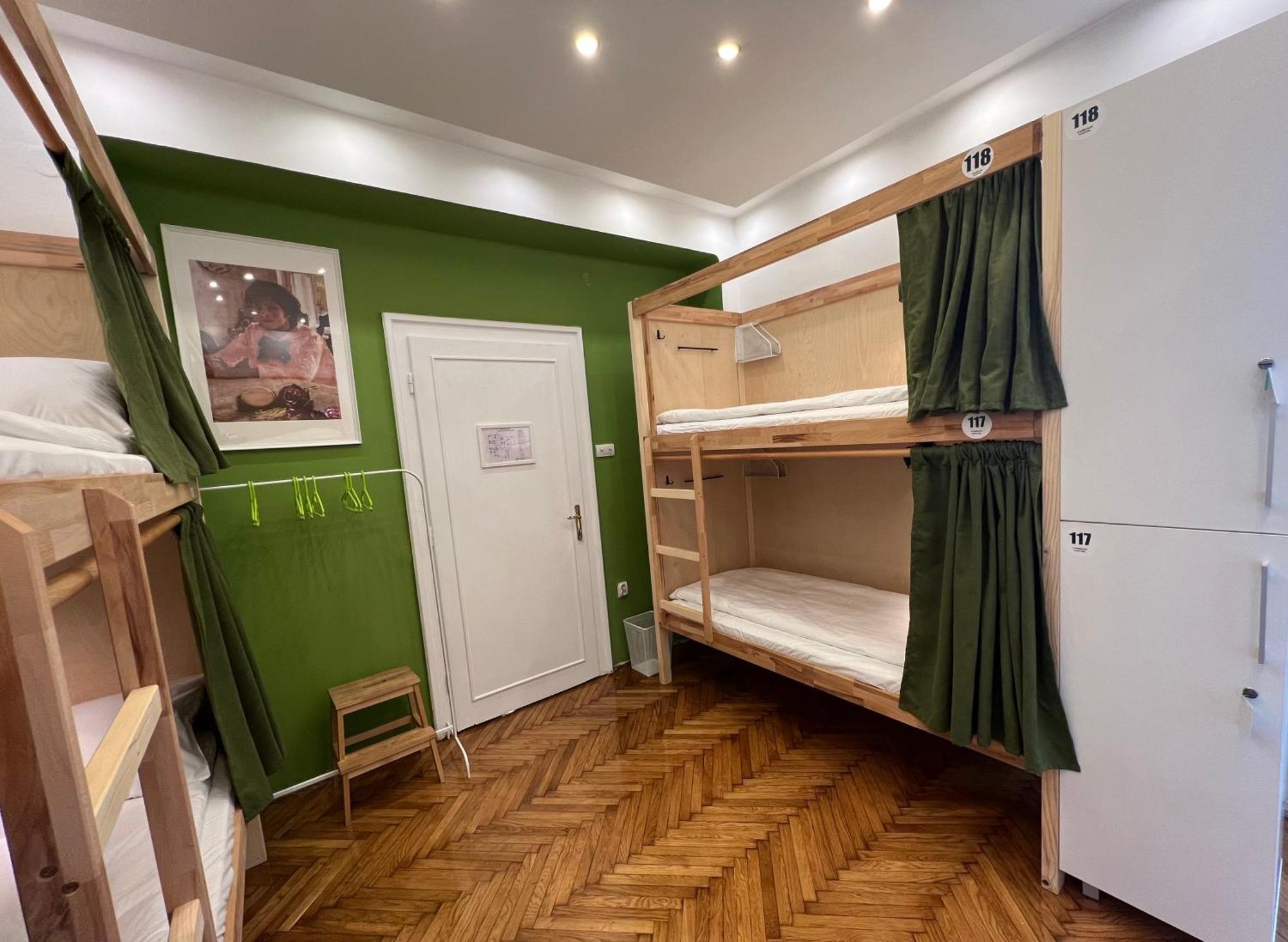 Cabbage Hostel Белград Екстер'єр фото