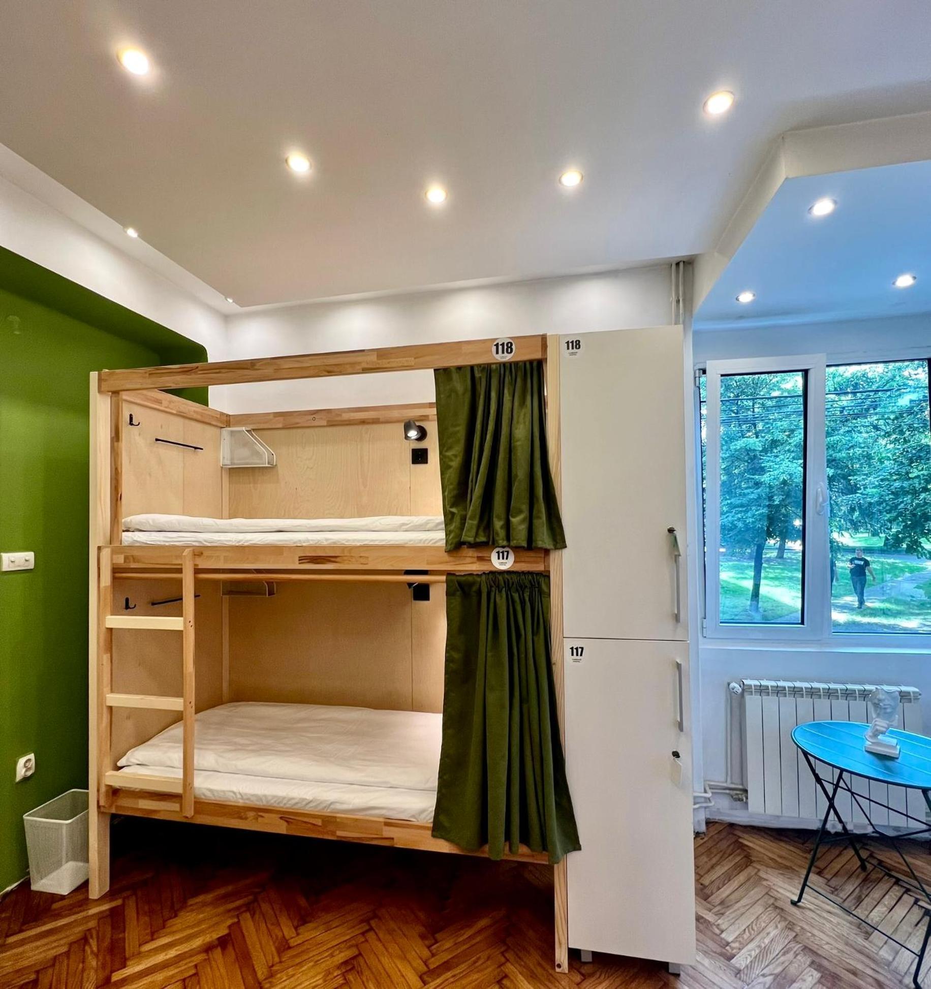 Cabbage Hostel Белград Екстер'єр фото