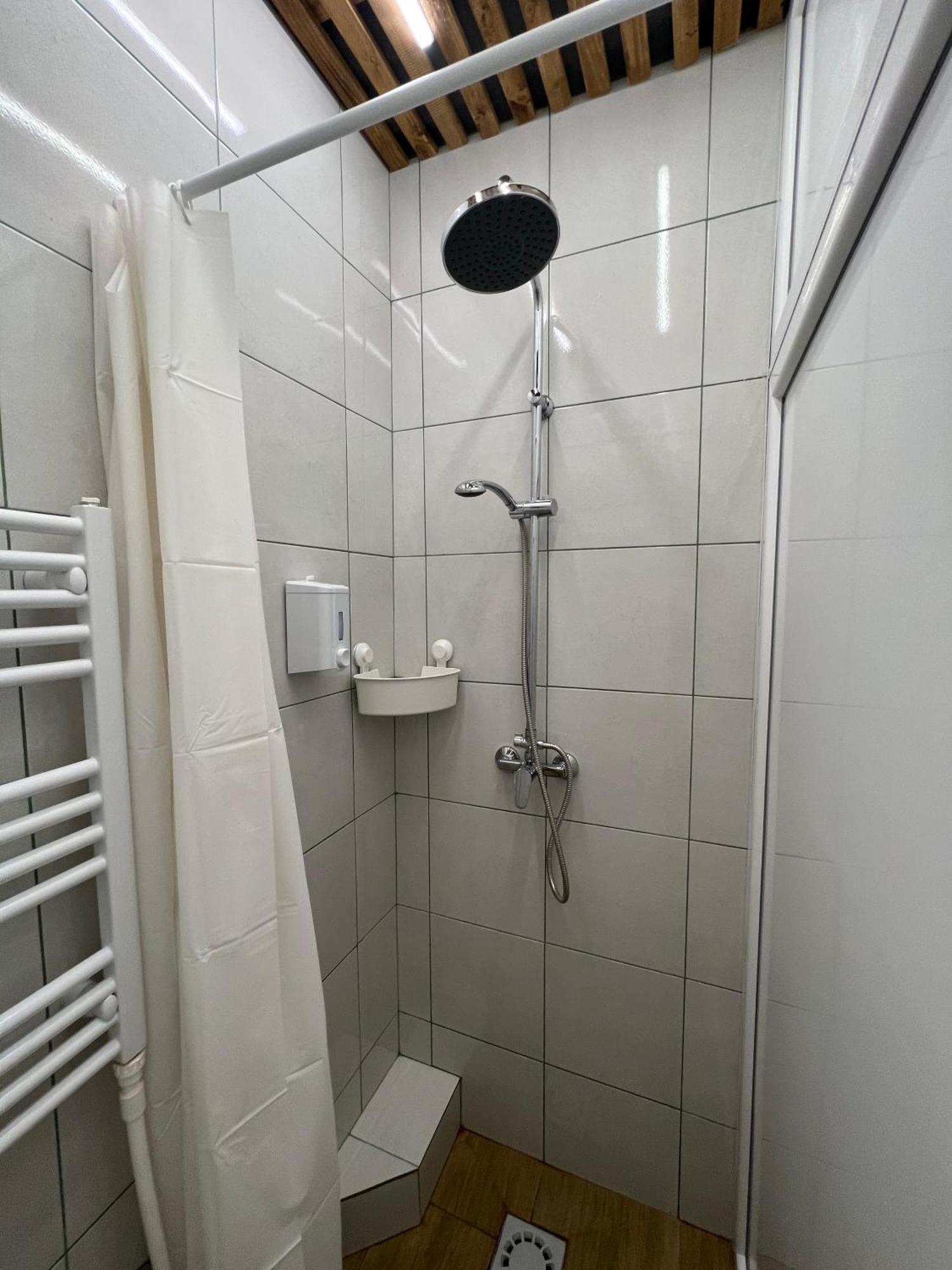 Cabbage Hostel Белград Екстер'єр фото