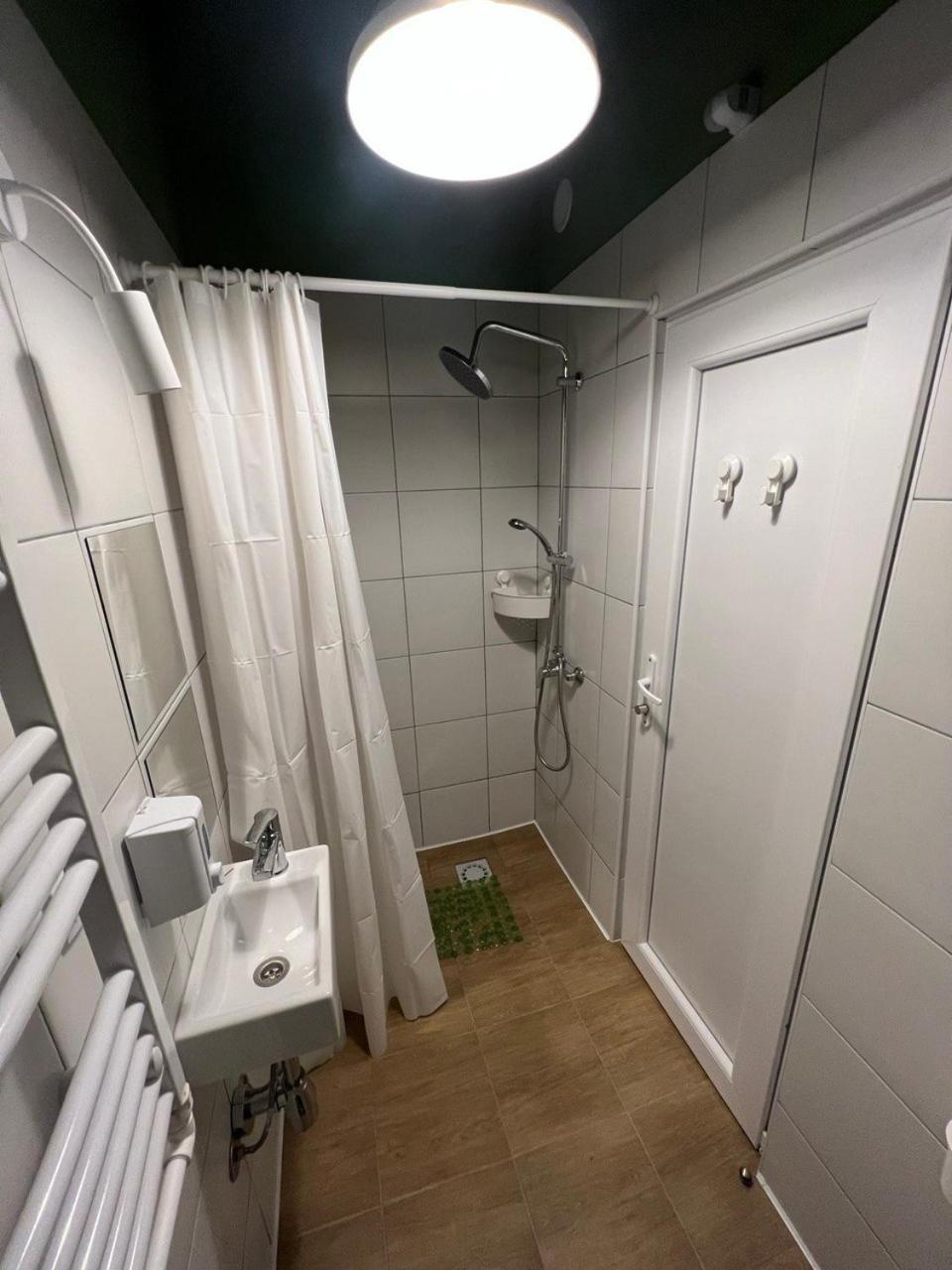 Cabbage Hostel Белград Екстер'єр фото