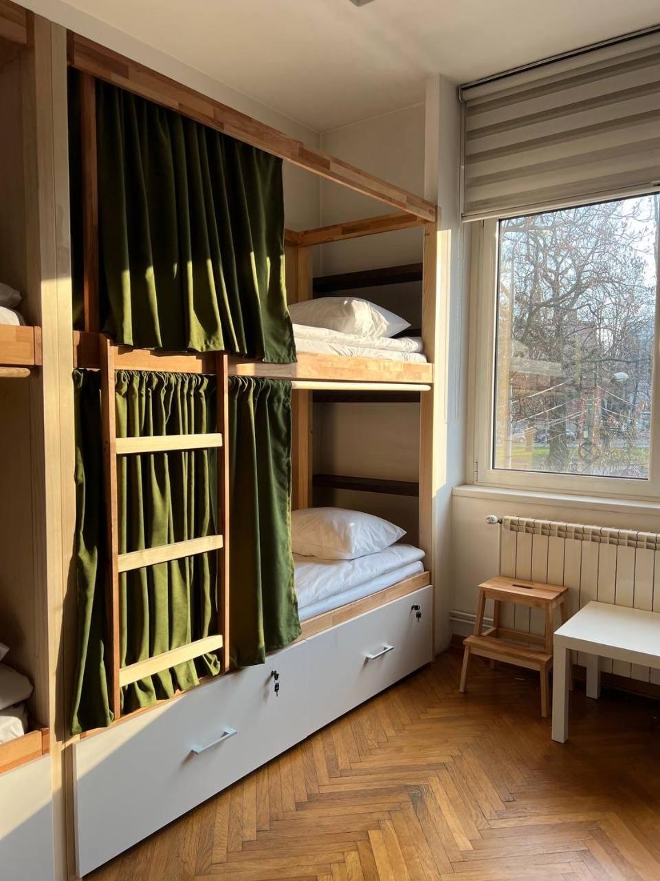 Cabbage Hostel Белград Екстер'єр фото