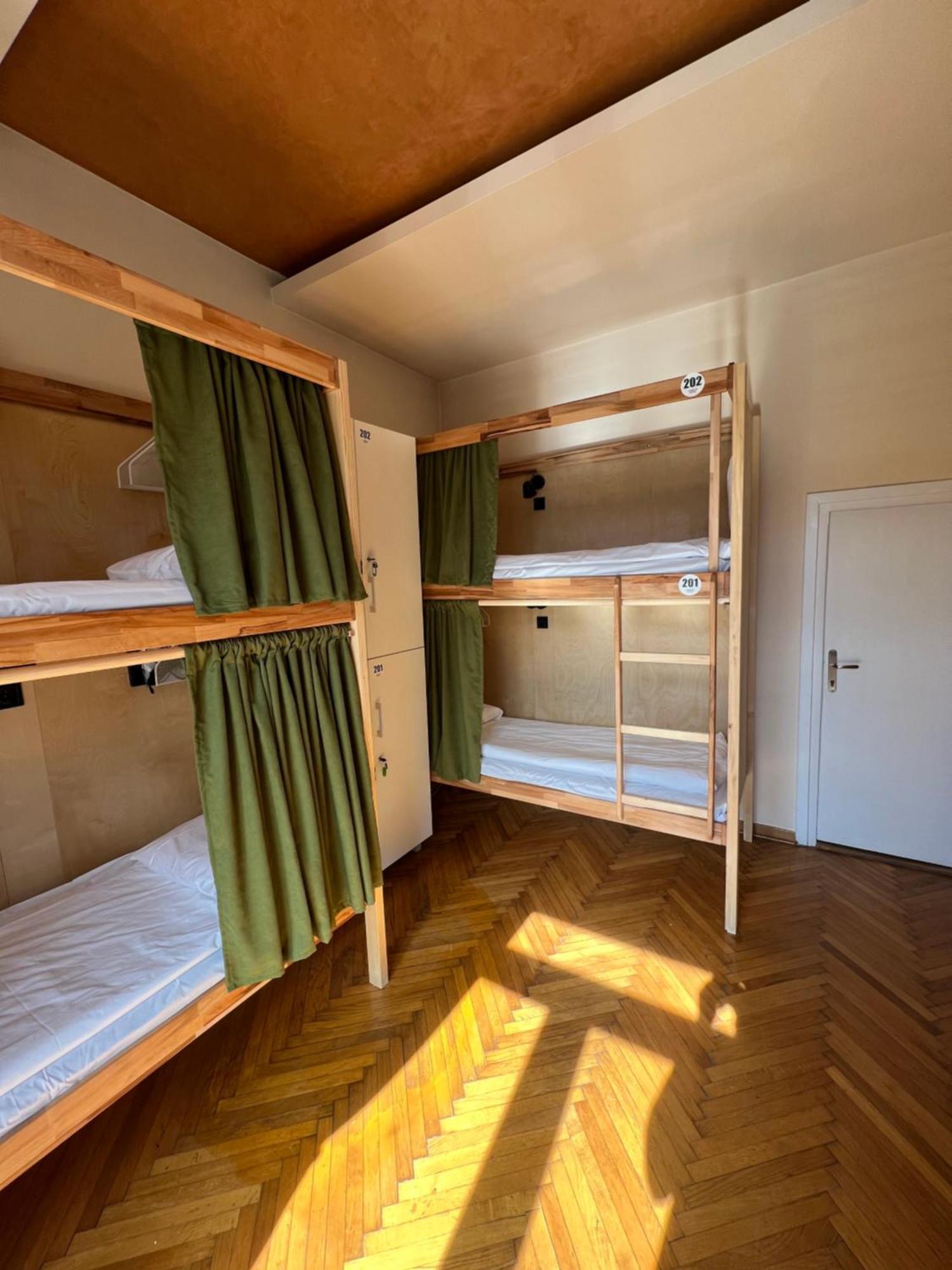 Cabbage Hostel Белград Екстер'єр фото